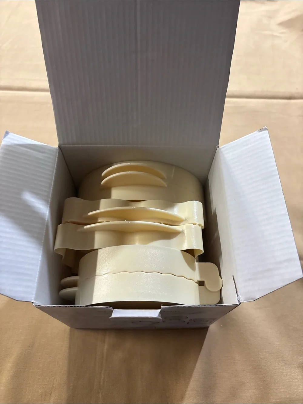 NWT 3 mini pie molds